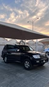 For sale in Sharjah 2002 Land Cruiser