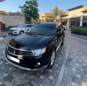 For sale in Abu Dhabi 2009 Outlander