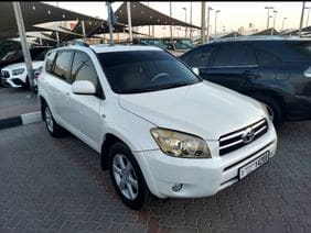 For sale in Sharjah 2006 Rav4